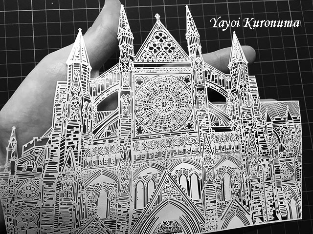 切り絵 手のひらサイズのリメイク切り絵 ウェストミンスター寺院 Yayoi Kuronuma